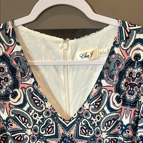 Eliza J Sheath V neckline Dress size 14 - Picture 3 of 13